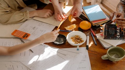 天貓國(guó)際進(jìn)口平臺(tái)優(yōu)點(diǎn)：提供一站式服務(wù)、商品豐富多樣、價(jià)格實(shí)惠、物流快速。