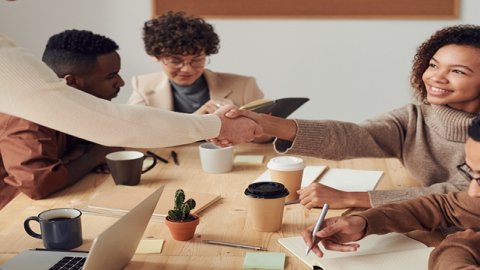 跨境物流挑戰(zhàn)與應(yīng)對(duì)策略探討