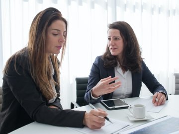 香港租辦公室費(fèi)用揭秘：從實(shí)體空間到虛擬辦公室全解析