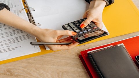 亞馬遜英國FBA倉儲(chǔ)紙箱包裝要求：確保尺寸合規(guī)、防水防潮、易于識(shí)別。