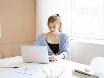 西安辦理香港公司年審全攻略：輕松完成年審流程